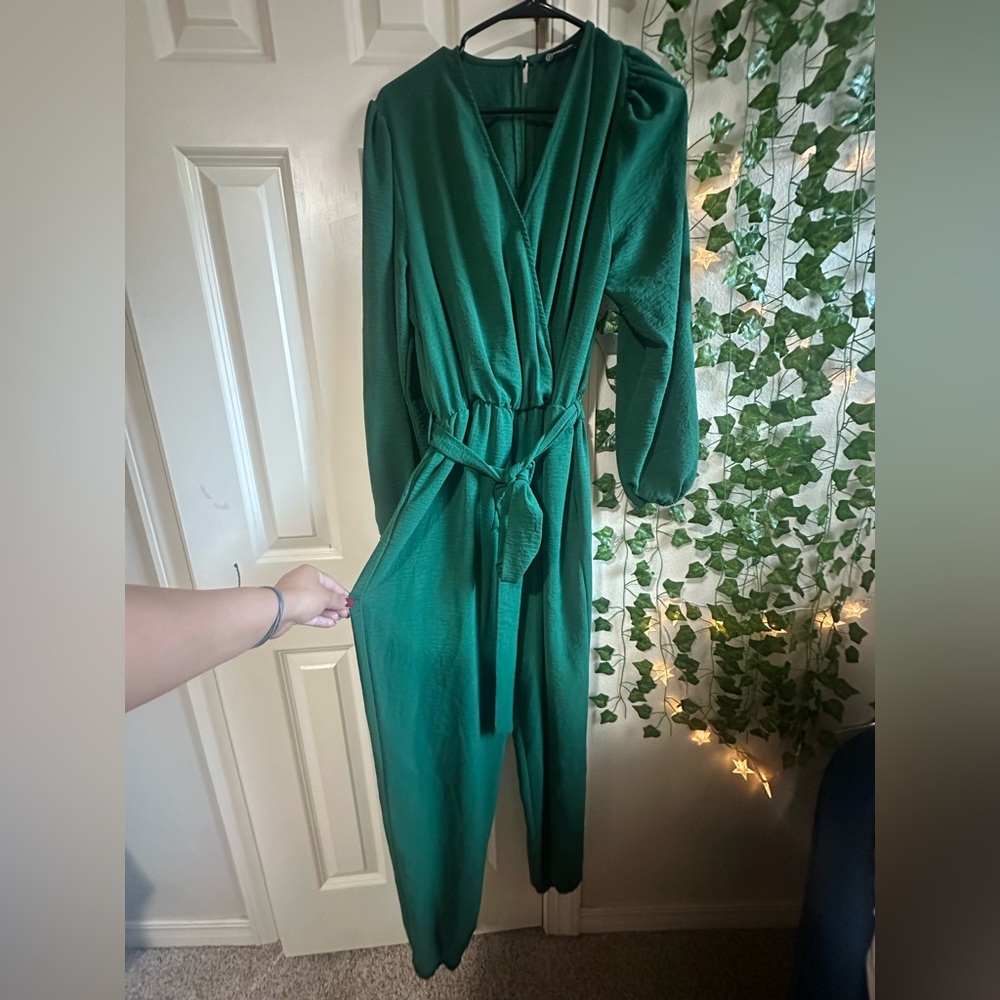 Jumpsuit with an elegant green with Belt